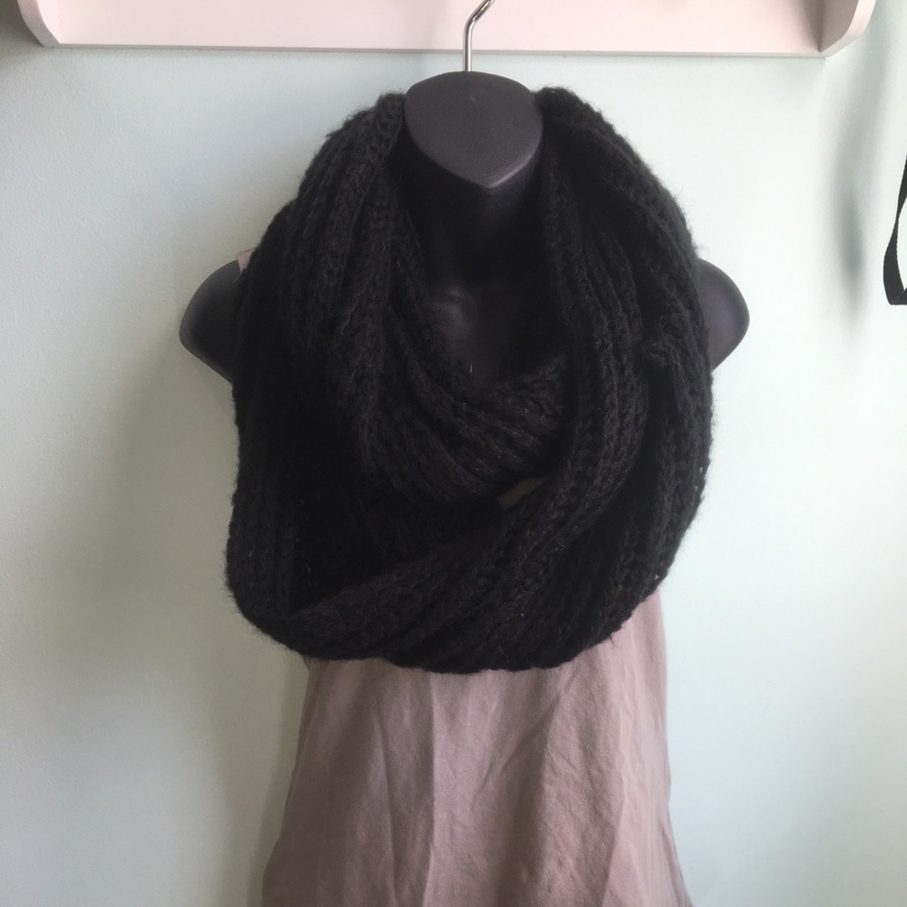 Scarves Bundle!! - image 2